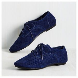 Picture Perforate Flat in Blueberry